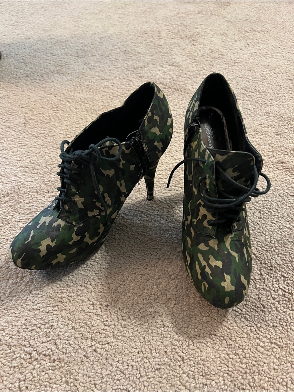 Breckelles Olive Green Camo Lace-Up Heeled Booties
